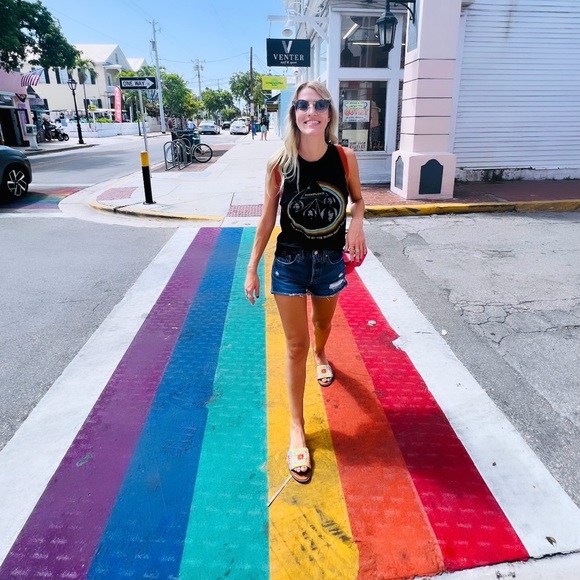 Meet your Posher, Alina Joie - Picture 8 of 11